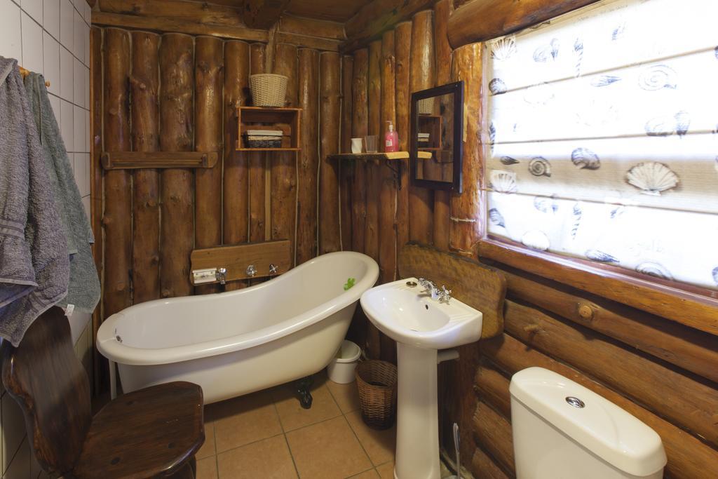 A Log Home At Buffalo Creek Swellendam Extérieur photo